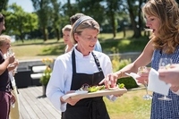 At Home With Lesley - Summer Entertaining