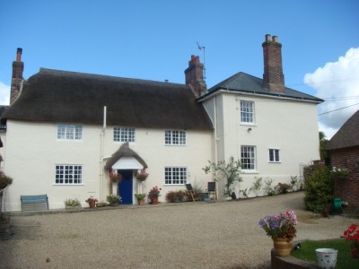 Abbots Hill has no accommodation on site but has selected some beautiful B&B's and Hotels locally. Some are a short walk away. 