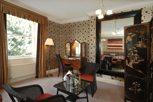Abbots Hill has no accommodation on site but has selected some beautiful B&B's and Hotels locally. Some are a short walk away. 